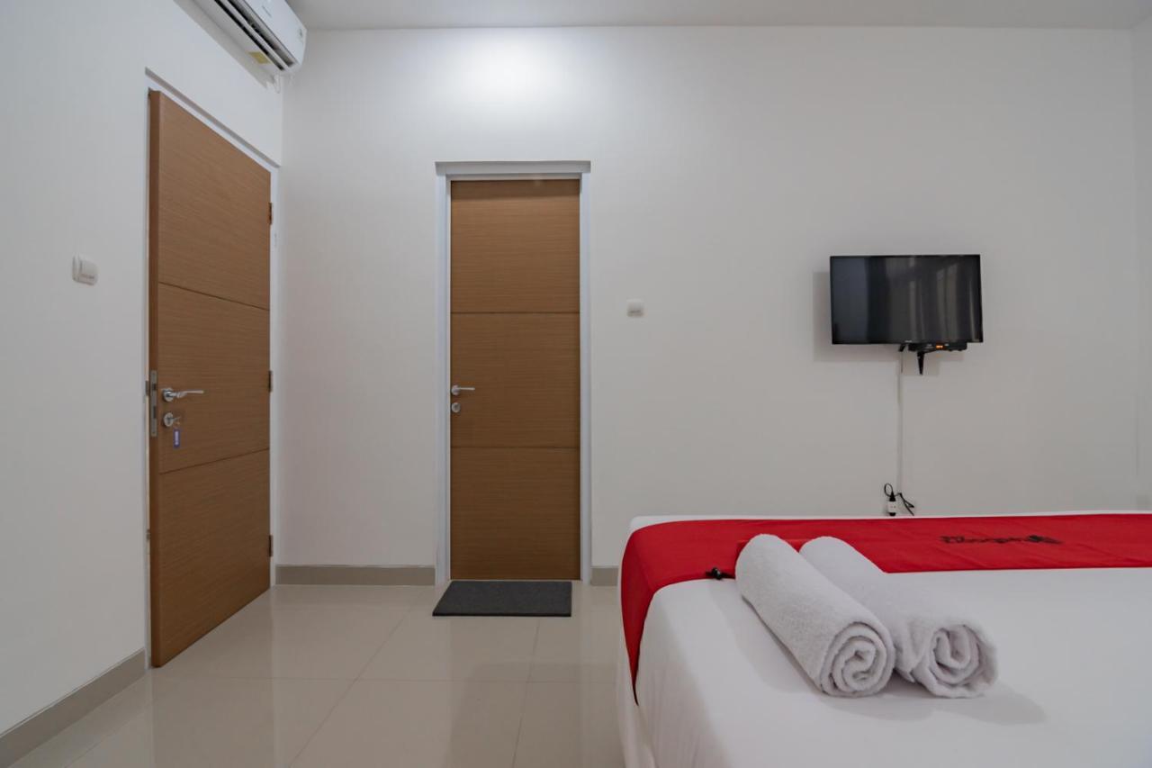 Reddoorz @ Sukahaji Street 2*